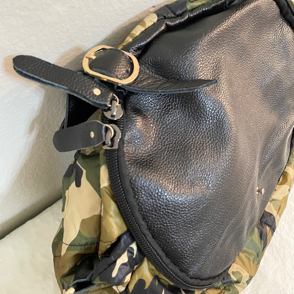 Camouflage Pattern Large Soft Bag - image 8